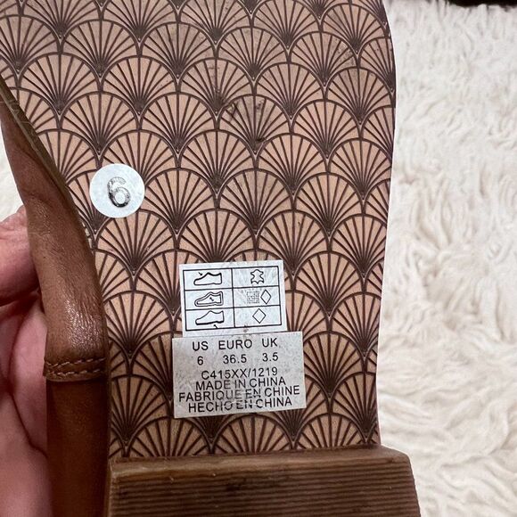 Kelsi Dagger Brooklyn Pointed Toe Taupe/Tan Mule Flat - Picture 4 of 8